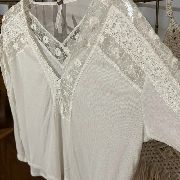 Free People Lola Lace Tee.  NWOT size XS. - Picture 5 of 8